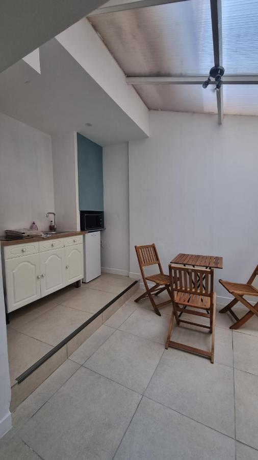Appartement Calme Centre Ville A 80M Des Halles Нарбонна Экстерьер фото